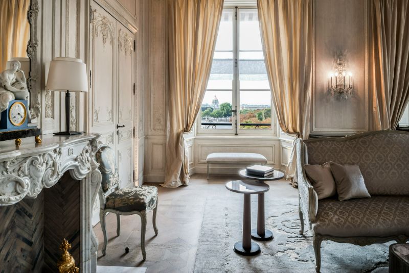 W50BH23_LIP_Hotel de Crillon room